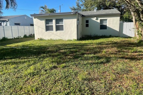 Villa ou maison à louer à Hollywood, Floride: 3 chambres, 246.93 m2 № 1932498 - photo 18