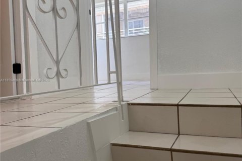Condo in Hialeah, Florida, 2 bedrooms  № 1877666 - photo 3