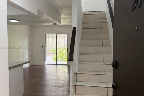 Condo in Hialeah, Florida, 2 bedrooms  № 1877666 - photo 2