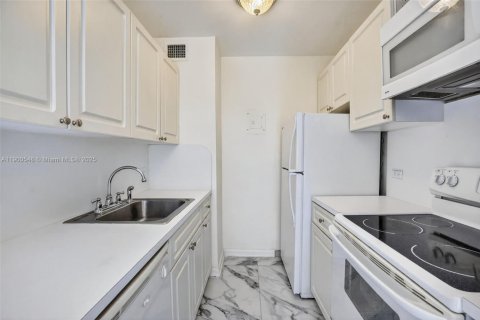 Снять в аренду кондоминиум в Форт-Лодердейл, Флорида 1 спальня, 56.58м2, № 1952845 - фото 12