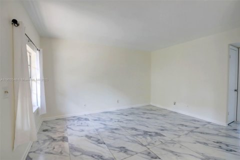 Снять в аренду кондоминиум в Форт-Лодердейл, Флорида 1 спальня, 56.58м2, № 1952845 - фото 8