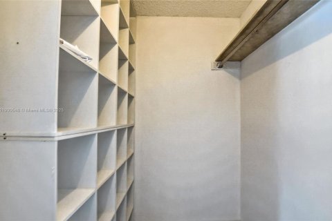 Снять в аренду кондоминиум в Форт-Лодердейл, Флорида 1 спальня, 56.58м2, № 1952845 - фото 18