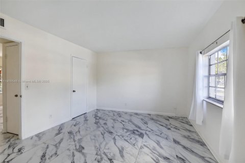 Снять в аренду кондоминиум в Форт-Лодердейл, Флорида 1 спальня, 56.58м2, № 1952845 - фото 14