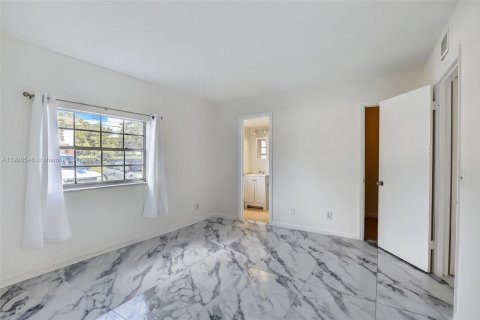 Снять в аренду кондоминиум в Форт-Лодердейл, Флорида 1 спальня, 56.58м2, № 1952845 - фото 16