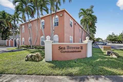 Снять в аренду кондоминиум в Форт-Лодердейл, Флорида 1 спальня, 56.58м2, № 1952845 - фото 1