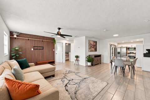 House in Pompano Beach, Florida 4 bedrooms, 131.92 sq.m. № 2392891 - photo 3