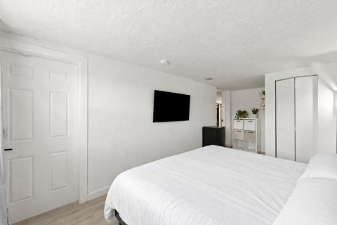 House in Pompano Beach, Florida 4 bedrooms, 131.92 sq.m. № 2392891 - photo 14