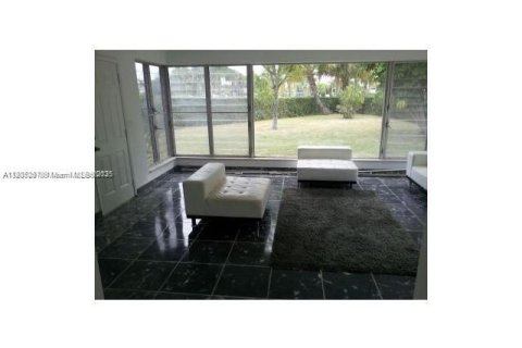 House in Miami Beach, Florida 4 bedrooms, 315.87 sq.m. № 1955926 - photo 6