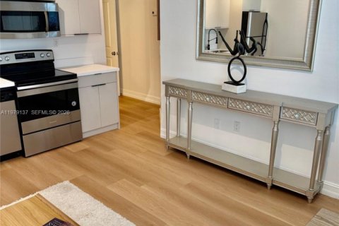 Condominio en venta en Miami Beach, Florida, 1 dormitorio, 45.06 m2 № 2043925 - foto 7