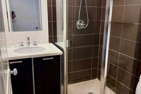 Condominio en venta en Miami Beach, Florida, 1 dormitorio, 45.06 m2 № 2043925 - foto 10