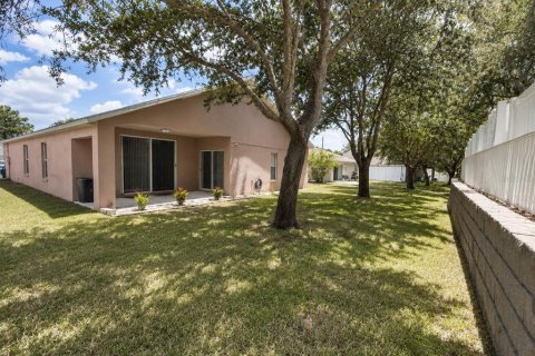 House in Spring Hill, Florida 3 bedrooms, 149.02 sq.m. № 2344517 - photo 13