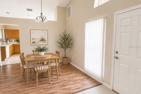 House in Spring Hill, Florida 3 bedrooms, 149.02 sq.m. № 2344517 - photo 4