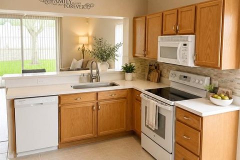 House in Spring Hill, Florida 3 bedrooms, 149.02 sq.m. № 2344517 - photo 8