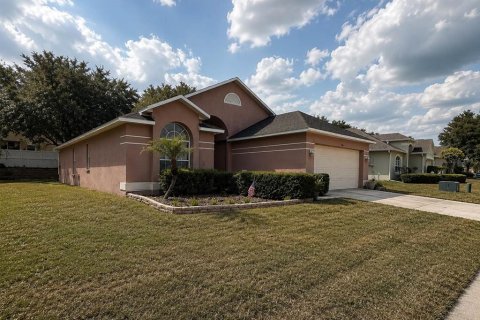 House in Spring Hill, Florida 3 bedrooms, 149.02 sq.m. № 2344517 - photo 2