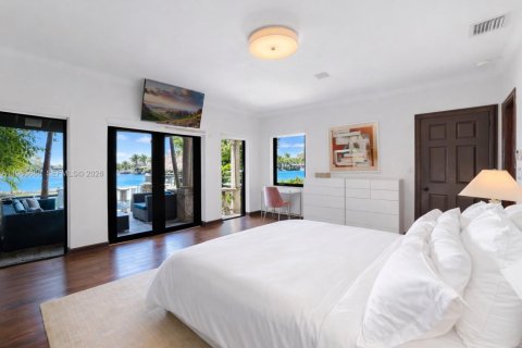 Casa en venta en Miami Beach, Florida, 4 dormitorios, 270.72 m2 № 2026632 - foto 19