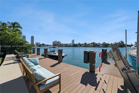 Casa en venta en Miami Beach, Florida, 4 dormitorios, 270.72 m2 № 2026632 - foto 28