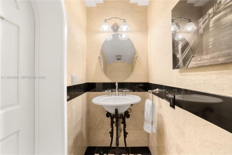 Casa en venta en Miami Beach, Florida, 4 dormitorios, 270.72 m2 № 2026632 - foto 17