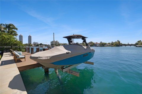 Casa en venta en Miami Beach, Florida, 4 dormitorios, 270.72 m2 № 2026632 - foto 29