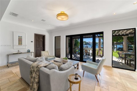 Casa en venta en Miami Beach, Florida, 4 dormitorios, 270.72 m2 № 2026632 - foto 15