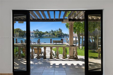 Casa en venta en Miami Beach, Florida, 4 dormitorios, 270.72 m2 № 2026632 - foto 27