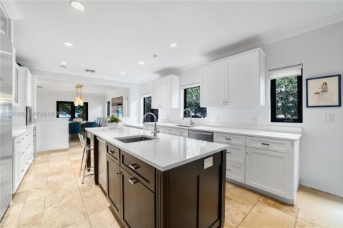 Casa en venta en Miami Beach, Florida, 4 dormitorios, 270.72 m2 № 2026632 - foto 9