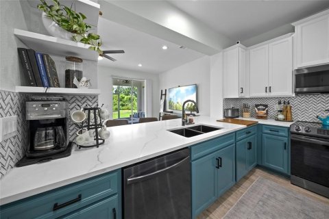 Townhouse in HARMONY AT LAKEWOOD RANCH in Bradenton, Florida 3 bedrooms, 161.56 sq.m. № 1843839 - photo 5