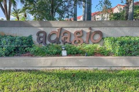 Adosado en venta en Miami, Florida, 3 dormitorios, 146.6 m2 № 2172300 - foto 4