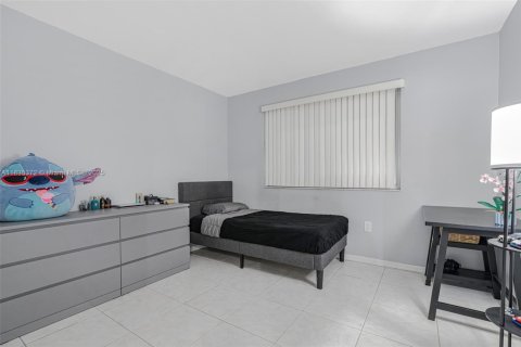 Adosado en venta en Miami, Florida, 3 dormitorios, 146.6 m2 № 2172300 - foto 21