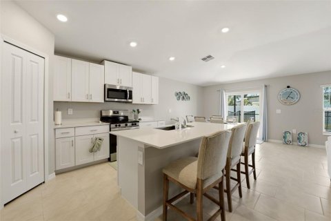 Villa ou maison à vendre à Rotonda, Floride: 4 chambres, 180.32 m2 № 2124889 - photo 12