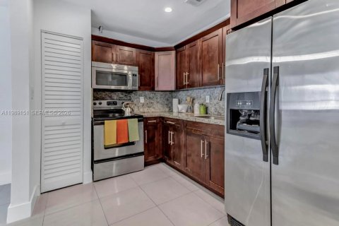 House in Fort Lauderdale, Florida 3 bedrooms, 134.43 sq.m. № 2062480 - photo 5