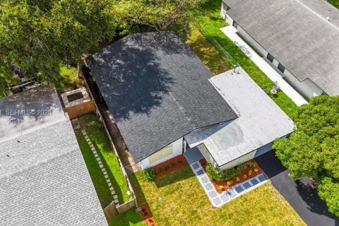 House in Fort Lauderdale, Florida 3 bedrooms, 134.43 sq.m. № 2062480 - photo 4