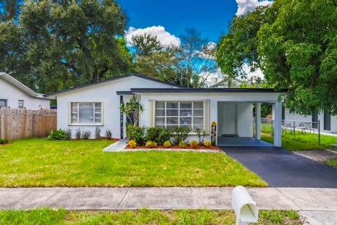 House in Fort Lauderdale, Florida 3 bedrooms, 134.43 sq.m. № 2062480 - photo 2