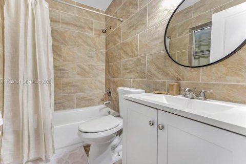 Купить виллу или дом в Форт-Лодердейл, Флорида 3 спальни, 134.43м2, № 2062480 - фото 8