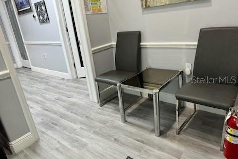 Propiedad comercial en alquiler en Wesley Chapel, Florida, 9.29 m2 № 1810326 - foto 6