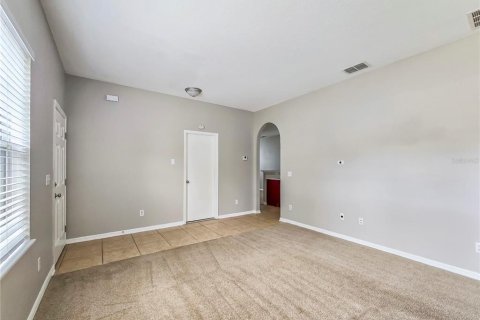 Villa ou maison à louer à Fruitland Park, Floride: 4 chambres, 164.99 m2 № 2167235 - photo 3