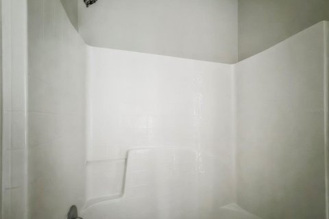 Villa ou maison à louer à Fruitland Park, Floride: 4 chambres, 164.99 m2 № 2167235 - photo 17