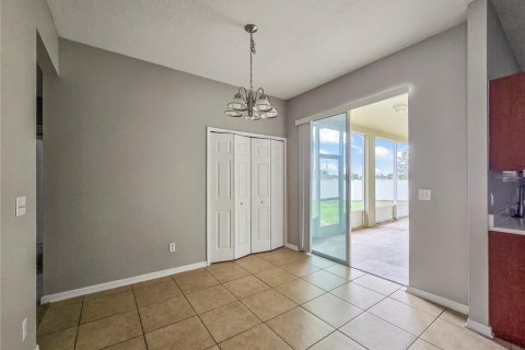 Villa ou maison à louer à Fruitland Park, Floride: 4 chambres, 164.99 m2 № 2167235 - photo 4