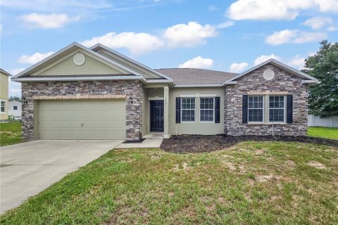 Villa ou maison à Fruitland Park, Floride 4 chambres, 164.99 m2 № 2167235