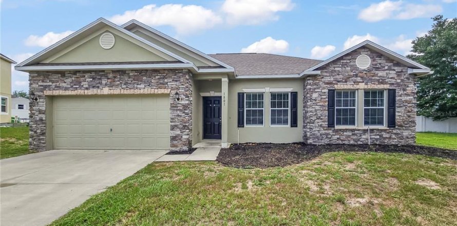 Villa ou maison à Fruitland Park, Floride 4 chambres, 164.99 m2 № 2167235