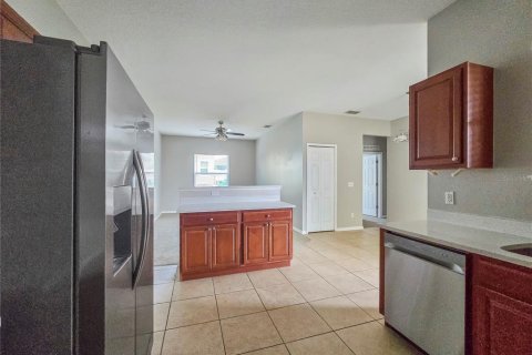 Villa ou maison à louer à Fruitland Park, Floride: 4 chambres, 164.99 m2 № 2167235 - photo 7