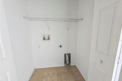 Villa ou maison à louer à Fruitland Park, Floride: 4 chambres, 164.99 m2 № 2167235 - photo 8