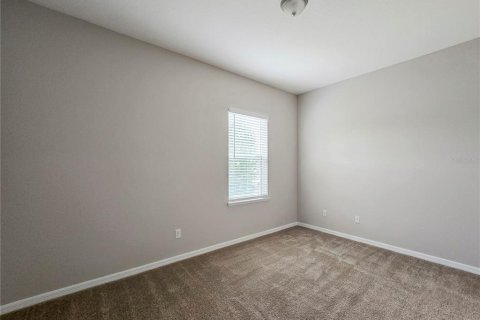 Villa ou maison à louer à Fruitland Park, Floride: 4 chambres, 164.99 m2 № 2167235 - photo 16