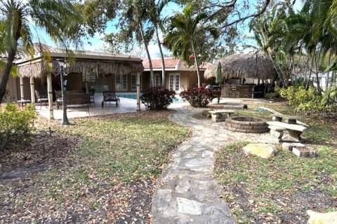 House in Clearwater, Florida 4 bedrooms, 211.72 sq.m. № 1910286 - photo 14