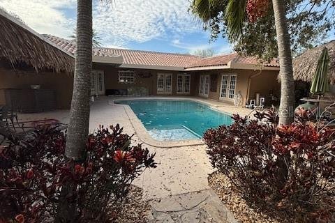 House in Clearwater, Florida 4 bedrooms, 211.72 sq.m. № 1910286 - photo 17