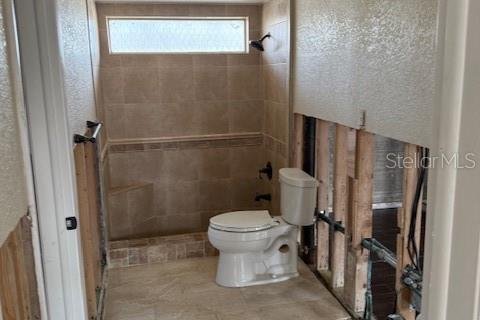 House in Clearwater, Florida 4 bedrooms, 211.72 sq.m. № 1910286 - photo 12