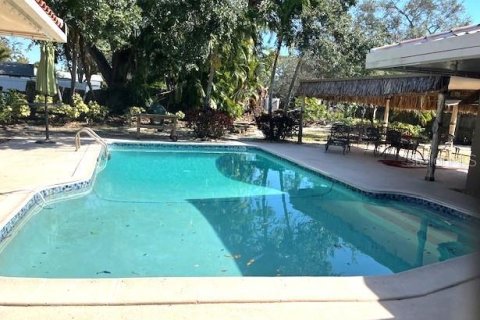 House in Clearwater, Florida 4 bedrooms, 211.72 sq.m. № 1910286 - photo 3