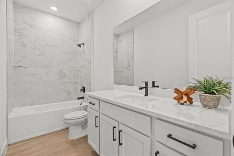 Casa en venta en Orlando, Florida, 4 dormitorios, 262.36 m2 № 2406815 - foto 18
