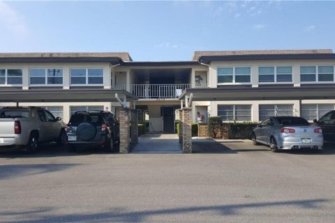 Condominio en alquiler en New Port Richey, Florida, 1 dormitorio, 101.08 m2 № 1780504 - foto 1