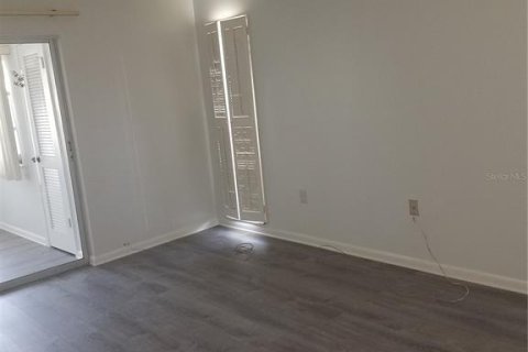 Condominio en alquiler en New Port Richey, Florida, 1 dormitorio, 101.08 m2 № 1780504 - foto 7