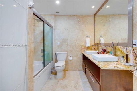 Copropriété à vendre à Miami Beach, Floride: 2 chambres, 114.27 m2 № 1921314 - photo 11